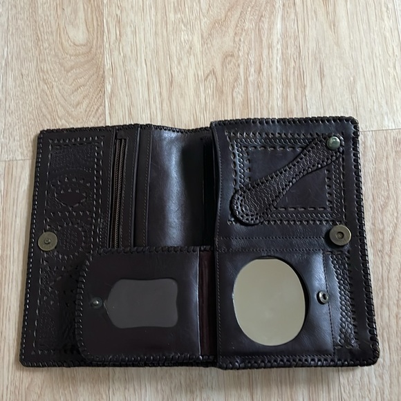 BCBGMaxAzria brown unique leather clutch - Picture 4 of 7